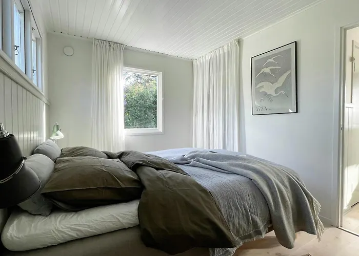 A Classic Summer House Atmosphere On Northern Mon