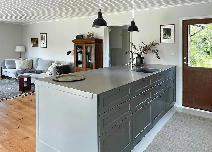 A Classic Summer House Atmosphere On Northern Mon
